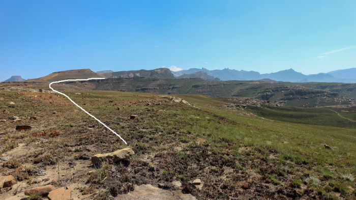 Trail towards Painters Cave