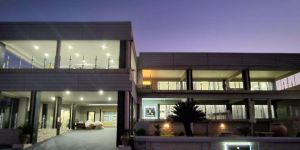Waterfront Boutique Hotel