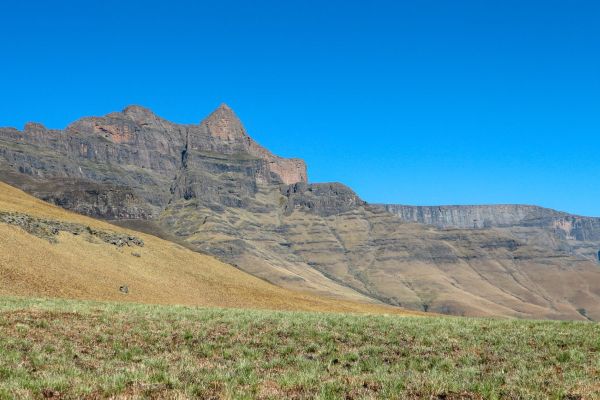 Giant's Castle Pass