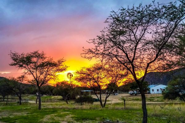Erongo Rocks - Farmhouse & Camping